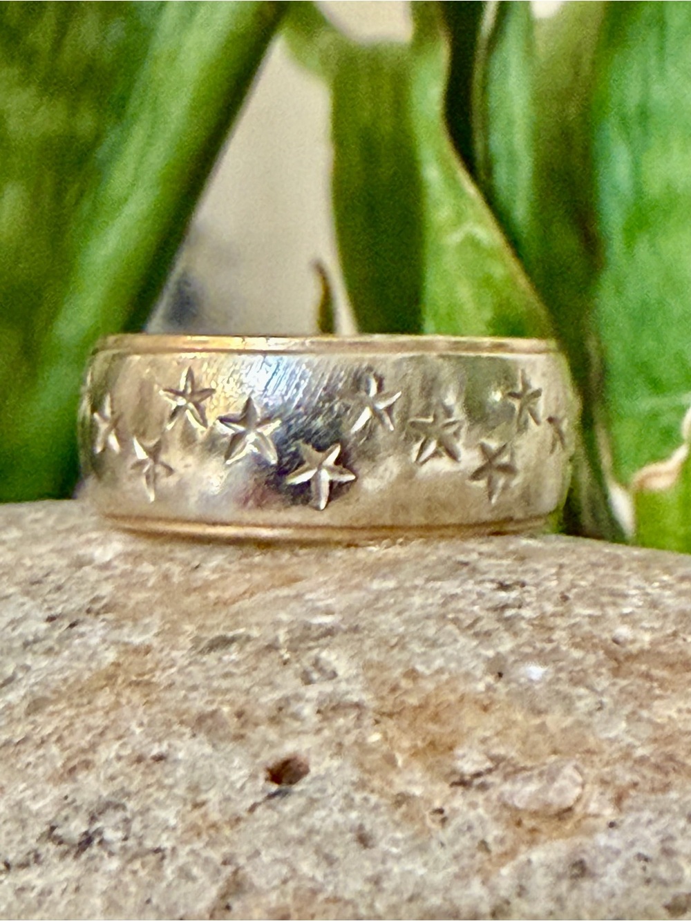 14 karat gold band